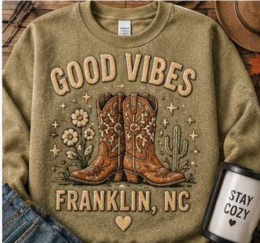 KFO SYT-Franklin — Item #2294 — Cozy Franklin, NC Sweatshirt Collection - look 12